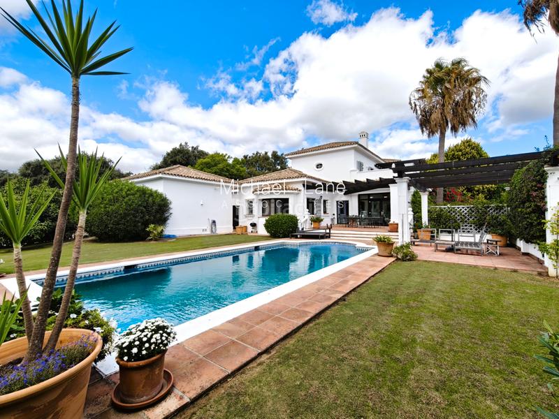 Foto 7686ad7e-d15a-414e-b70d-8f2558d24a56. Chalet avec cheminée chauffage parking piscine dans Sotogrande