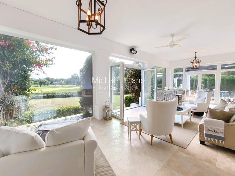 Foto 79884519-de33-4705-acd5-fdfd86d83d19. Chalet avec cheminée chauffage parking piscine dans Sotogrande