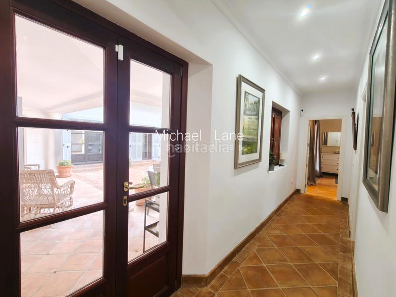 Foto 82e2ea68-8ca6-4d98-b195-cbf44c1634a0. Chalet avec cheminée chauffage parking piscine dans Sotogrande