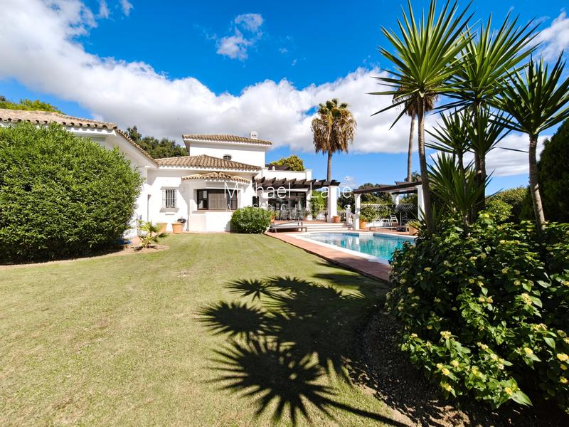 Foto a51389e7-da19-414a-8eb1-2c227d5ba664. Chalet avec cheminée chauffage parking piscine dans Sotogrande