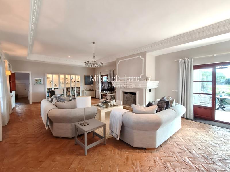 Foto b6e51c4c-1484-4ae2-81cf-9ca2da68b89c. Chalet avec cheminée chauffage parking piscine dans Sotogrande