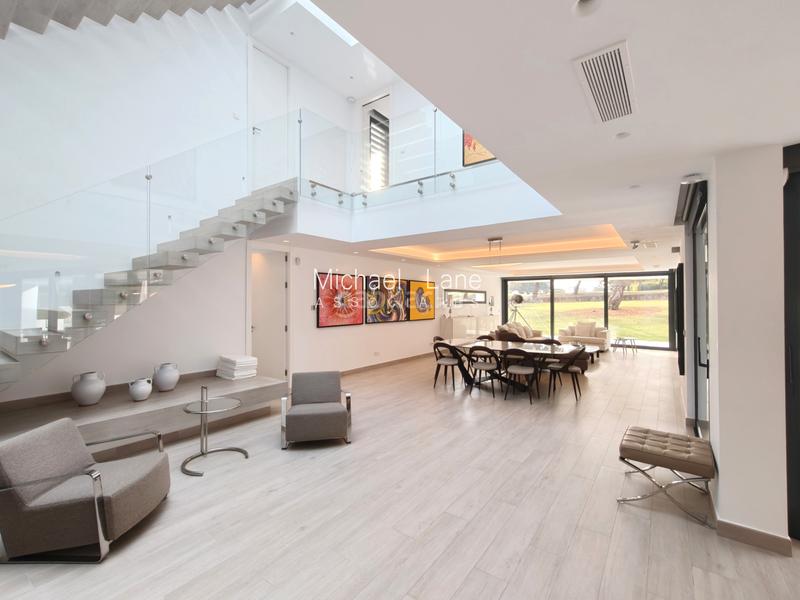 Foto 021fefd7-5794-4c43-8720-00d4ebe4a8a8. Xalet amb aparcament piscina a Sotogrande alto Sotogrande