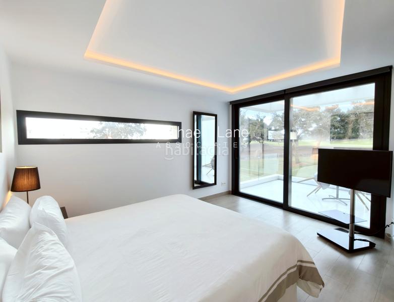 Foto 4549db74-c25a-478d-93da-d168c9dc77e4. Xalet amb aparcament piscina a Sotogrande alto Sotogrande