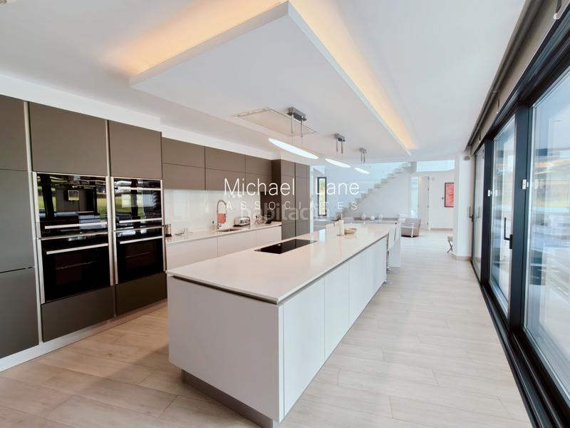 Foto 66a4da71-13df-4d54-b0b6-5052e4682db1. Xalet amb aparcament piscina a Sotogrande alto Sotogrande