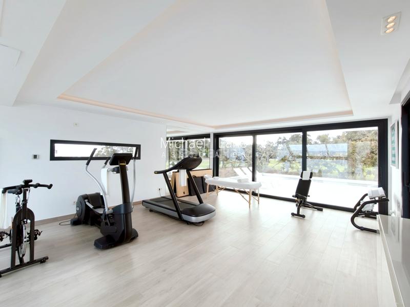 Foto 9c4537af-c377-444b-9561-113a175aba9a. Xalet amb aparcament piscina a Sotogrande alto Sotogrande