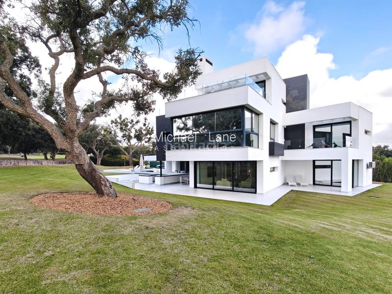 Foto ac0b0631-7122-4263-8da6-5a63b3ea2d25. Xalet amb aparcament piscina a Sotogrande alto Sotogrande