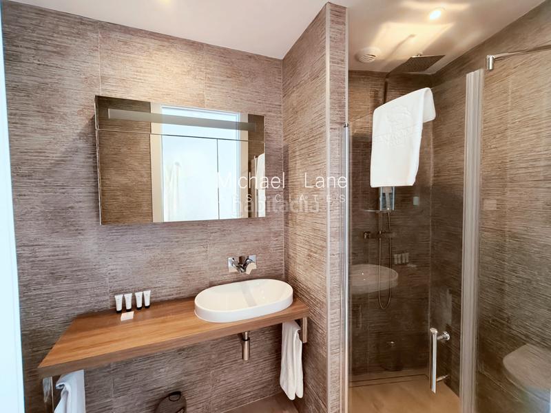 Foto ce7a2a6f-ec20-4027-b0bd-cca2d07c8805. Xalet amb aparcament piscina a Sotogrande alto Sotogrande