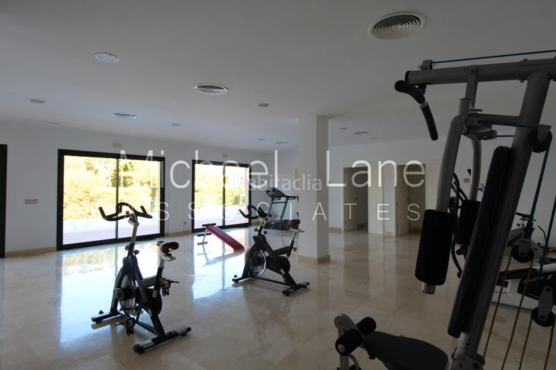 Foto 0c1c7269-fc67-4313-944e-726b8813a12b. Ático  en primera línea de golf con vistas panorámicas en san roque club en Sotogrande