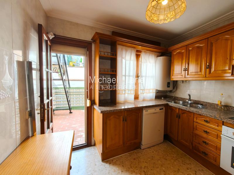 Foto 85783676-b77f-4630-92de-53ea07fd8716. Attique avec cheminée dans Centro Estepona