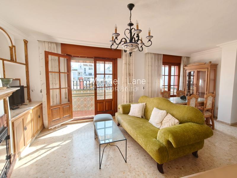 Foto adfe01bd-703b-4c87-9855-440a05571c88. Attique avec cheminée dans Centro Estepona