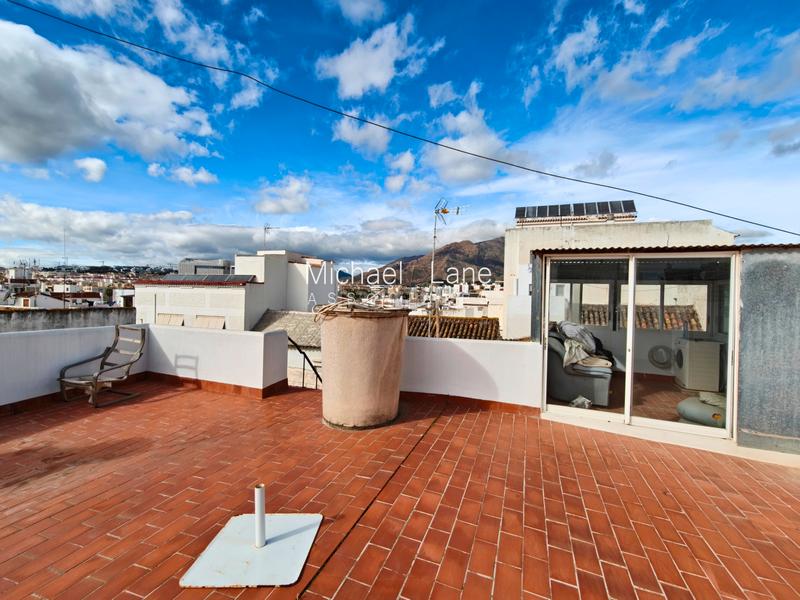 Foto c0a8c084-a5d0-4c7a-94c9-8c8ac4a3d268. Attique avec cheminée dans Centro Estepona