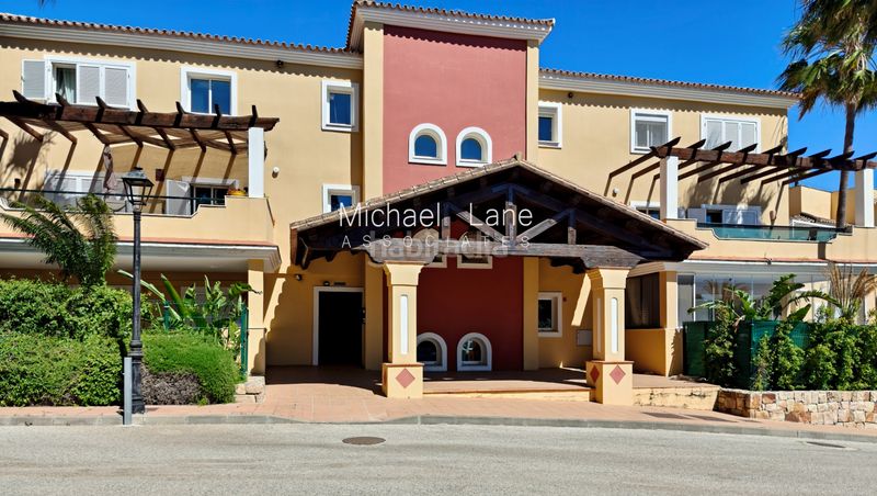 Foto c99bdcb3-e5ba-4008-ab1f-686f19f2eb69. Pis amb piscina a San Enrique-Guadiaro-Pueblo Nuevo Sotogrande