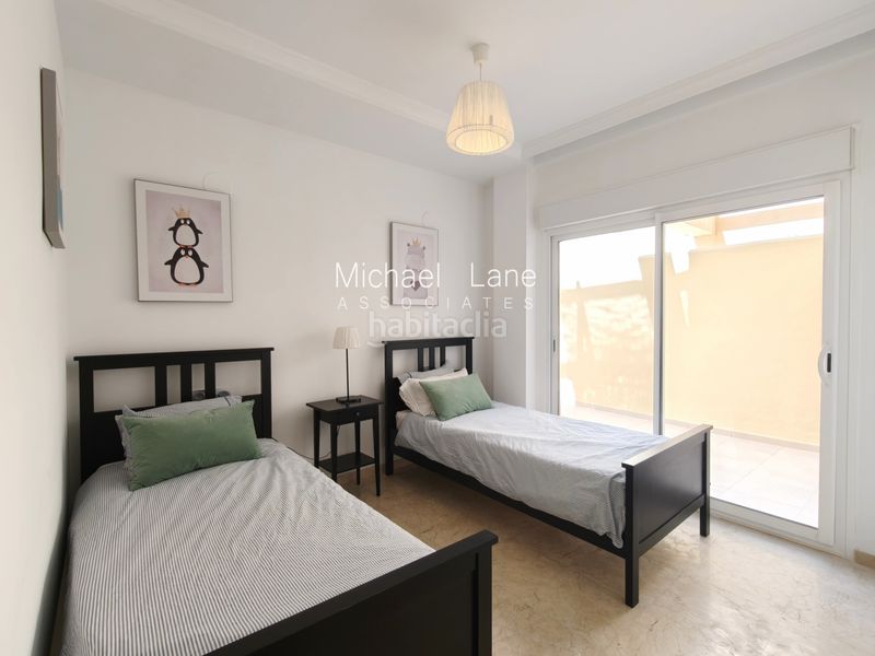 Foto df8dd732-c8d6-46ee-842c-262ec969297d. Pis a calle mesilla del diente 95 a Sotogrande alto Sotogrande