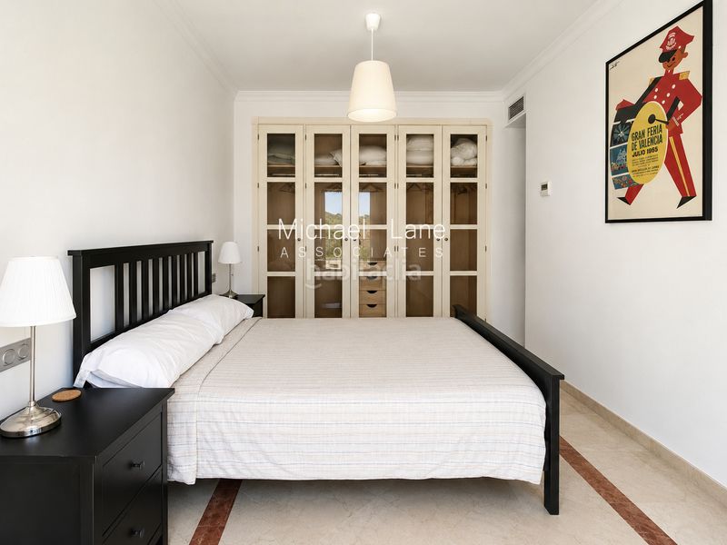 Foto e3c4e3e4-2fa3-4f6a-a179-cd9694c93a27. Pis a calle mesilla del diente 95 a Sotogrande alto Sotogrande