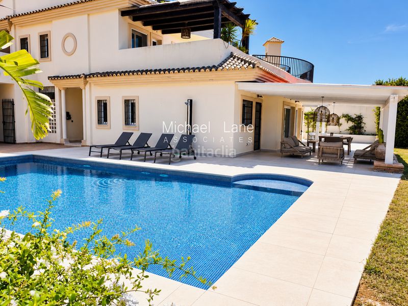 Foto 5e6fa76c-7973-45f2-94f3-42224eda78d2. Pis amb aparcament piscina a Sotogrande alto Sotogrande