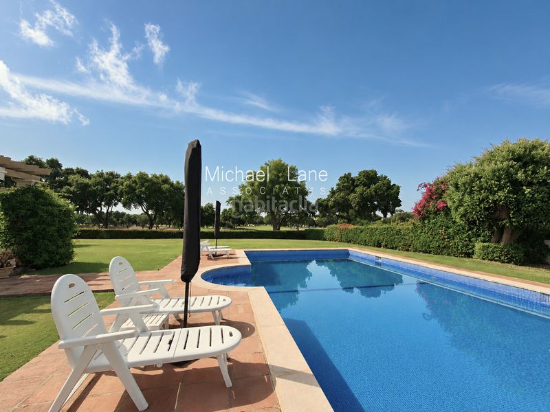 Foto 8e27512d-4218-4252-9436-7f31a224ed81. Xalet amb xemeneia calefacció aparcament piscina a Sotogrande