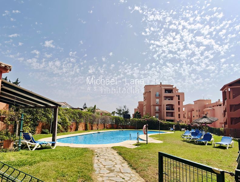 Foto 9c38981e-c39a-4a6d-b2c5-3560742fa3bb. Pis amb aparcament piscina a El Castillo Manilva