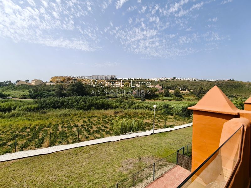 Foto a7e181af-7fa0-45b2-aa66-fbc606ebe462. Pis amb aparcament piscina a El Castillo Manilva