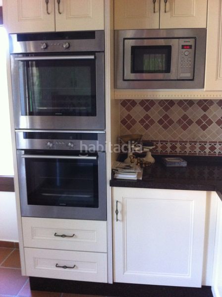 Foto 52127c06-db63-433e-80ad-a0a85368fc07. Xalet amb xemeneia aparcament piscina a Sotogrande alto Sotogrande