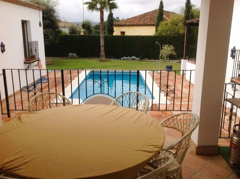 Foto 83de194c-c216-49fc-8136-aaec8941e8e9. Xalet amb xemeneia aparcament piscina a Sotogrande alto Sotogrande
