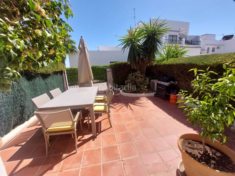 Foto 366010fe-d0b0-419a-a387-3360c5e2bc81. Casa adossada amb xemeneia piscina a Paraiso - Barronal Estepona