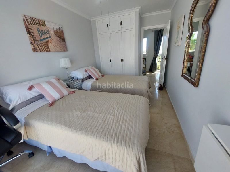 Foto 51fd951e-47d3-4da5-81cb-3cd6e0770acd. Casa adossada amb xemeneia piscina a Paraiso - Barronal Estepona