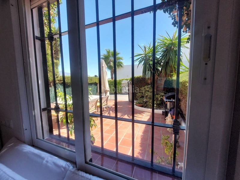 Foto 70b3f279-943b-4f5d-a68c-6ce8a4bde58a. Casa adossada amb xemeneia piscina a Paraiso - Barronal Estepona