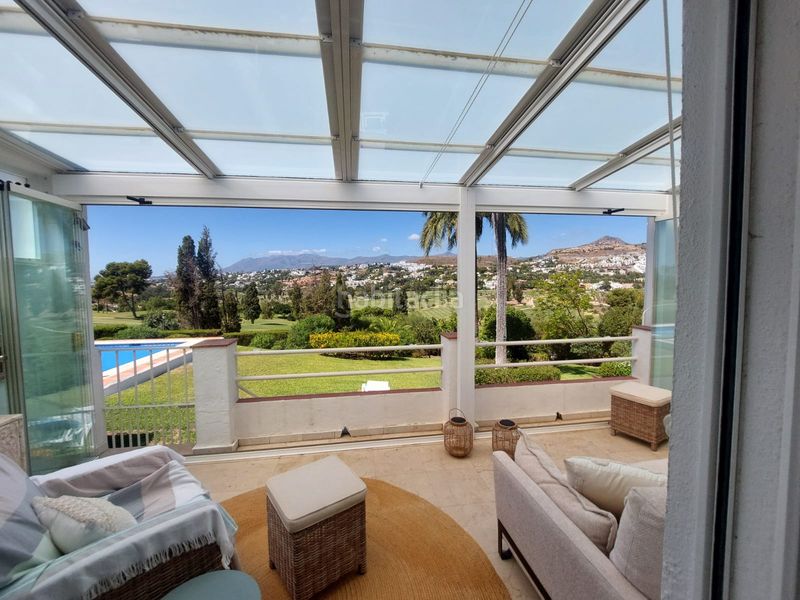 Foto b6218813-d8ae-42f8-ba1e-aa4a68cd23f4. Casa adossada amb xemeneia piscina a Paraiso - Barronal Estepona