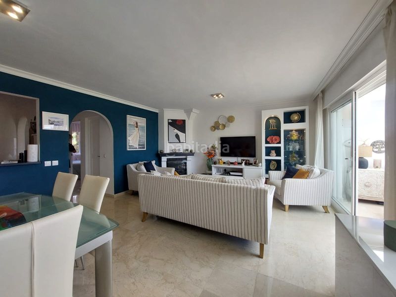 Foto be6b83fe-6996-46d8-9b62-afcedca4e605. Casa adossada amb xemeneia piscina a Paraiso - Barronal Estepona