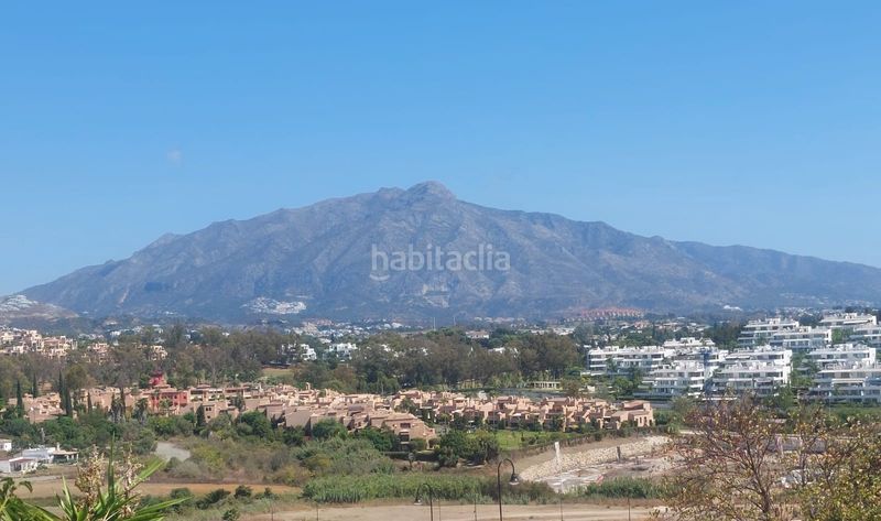 Foto d275667a-d1d5-4de7-a969-4d923ad39c02. Casa adossada amb xemeneia piscina a Paraiso - Barronal Estepona