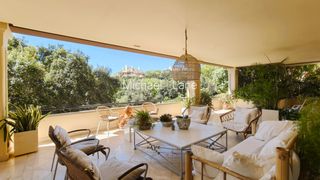 Appartamento  Avenida los cortijos. Elegante apartamento de 4 dormitorios en valgrande, sotogrande