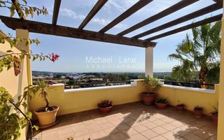 Penthouse  Calle cantarillo. Encantador ático de 1 dormitorio con solárium privado y pequeña
