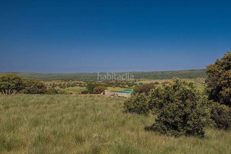 Foto af3f8bde-7736-43e1-80c0-4a2f0395d2de. Finca rústica a Navalperal de Pinares