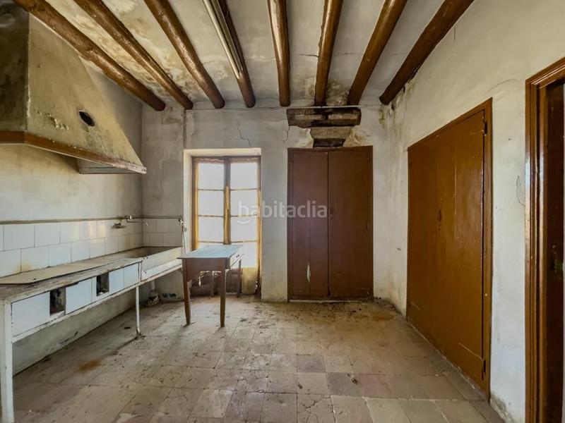Foto 1ecf5870-fe19-4f29-a7cc-4b21ccc562c2. Edificio en plaza mayor 3 en Angüés