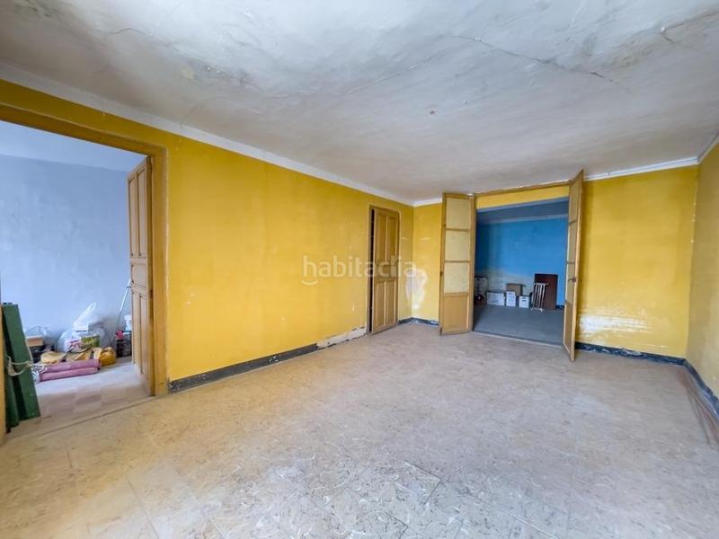 Foto bca17e47-bf4e-4dbf-b274-1025aa3646d0. Edificio en plaza mayor 3 en Angüés