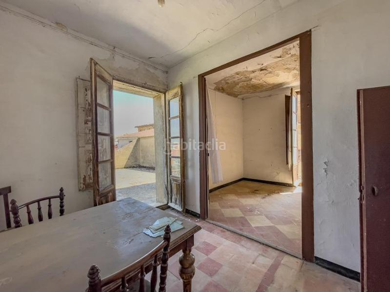 Foto df826058-976f-40fb-a8a2-898358c9bc5d. Edificio en plaza mayor 3 en Angüés