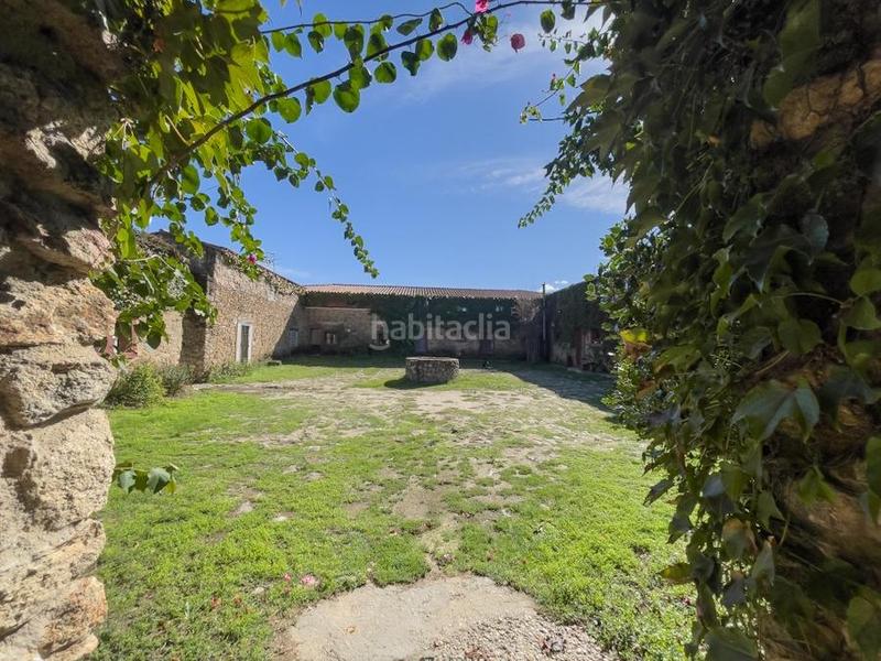 Foto b7adab7b-a934-43e7-9a47-46474820f5ce. Masia amb piscina a Torremenga