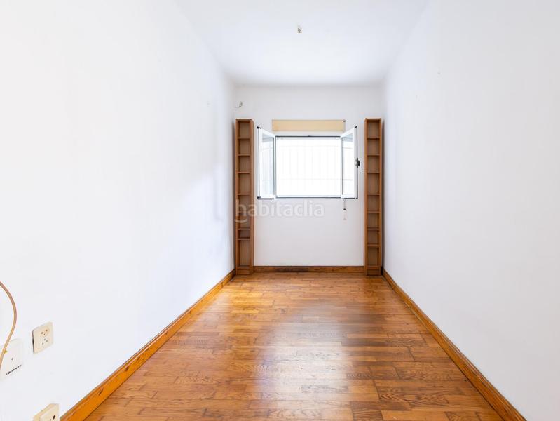 Foto b760f823-51a3-4f9c-b162-a14b69a50b73. Piccolo appartamento in calle josue lillo 37 in San Diego Madrid