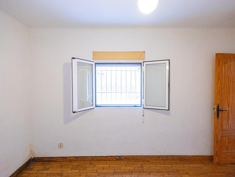 Foto f1d03ae1-aa8c-4b89-90f0-464c126d0190. Piccolo appartamento in calle josue lillo 37 in San Diego Madrid