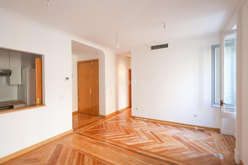 Foto 2c85a757-a674-4ca8-8c3a-937f17156b06. Miete appartement in calle calle de la concepción jerónima in Madrid