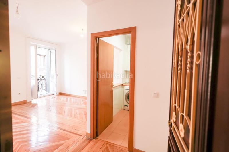 Foto 2fe58ba9-494f-4aa1-9835-adb5219213c7. Miete appartement in calle calle de la concepción jerónima in Madrid