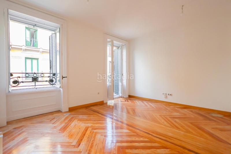 Foto ea4b4093-5176-485f-beb0-b55cb3341f16. Miete appartement in calle calle de la concepción jerónima in Madrid