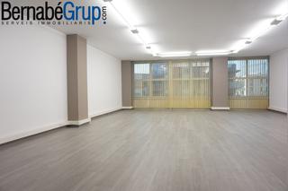 Location Bureau  Avinguda sant esteve. Oficina en edifici canaletes - avda sant esteve