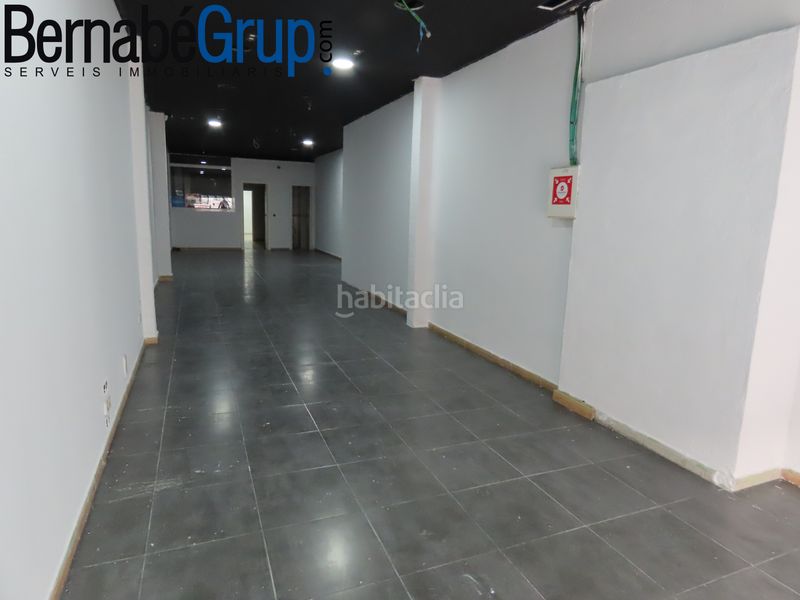Foto e5fce0b7-bea2-40e7-ae3c-e4ca9d772508. Alquiler local comercial local estratégico de 104 m² en Granollers