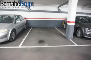 Lloguer Aparcament cotxe  Carrer de l'equador. Se alquila amplia plaza de garaje
