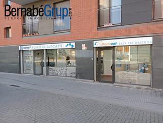 Local Comercial  Cam ramon llull. Con salida de humos, en punto estratgico de granollers
