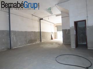 Location Local commercial  Carrer pep ventura. Salida de humos local económico en calle pep ventura
