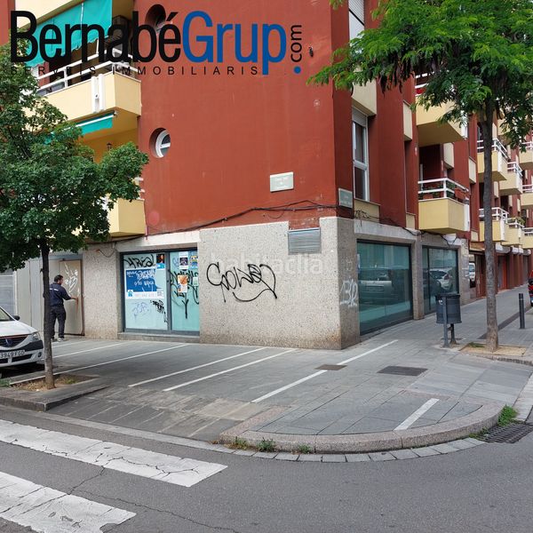 Foto 244ceb26-6551-4c84-8447-e7d2225a80cc. Alquiler local comercial local esquinero en Congost Granollers