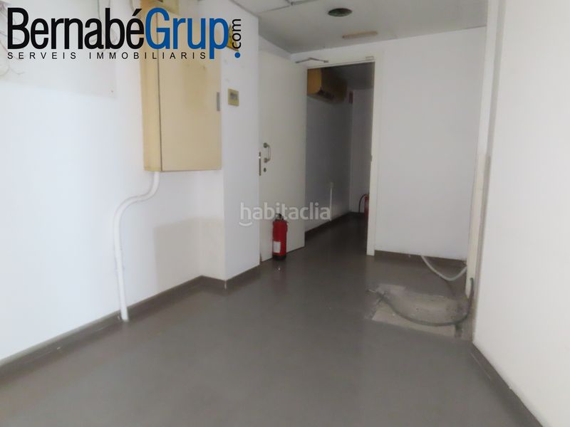 Foto 8c96a91e-5c2e-402a-a4b0-4dbe7ecb2f4a. Alquiler local comercial local esquinero en Congost Granollers