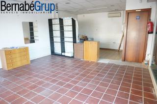 Local Comercial  Carrer ausis march. Local comercial esquinero en font verda